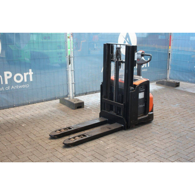 2015 BT SWE140L-41118799