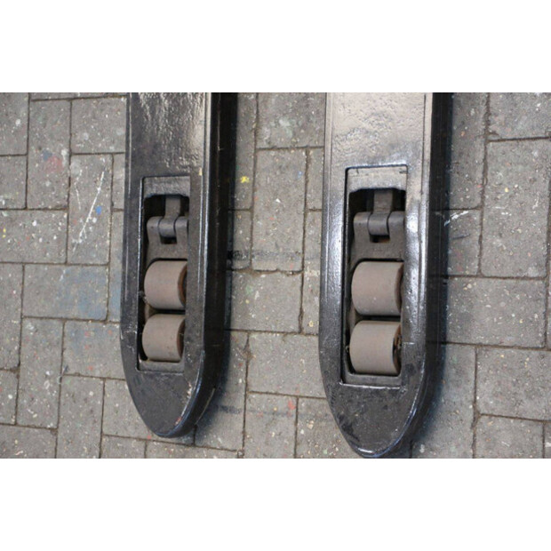 2015 BT SWE140L-41118802