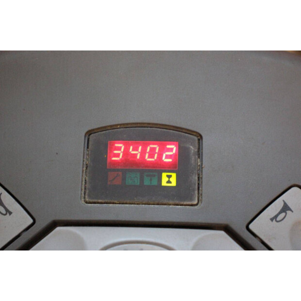 2015 BT SWE140L-41118811