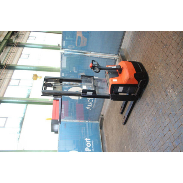 2015 BT SWE140L-41118814