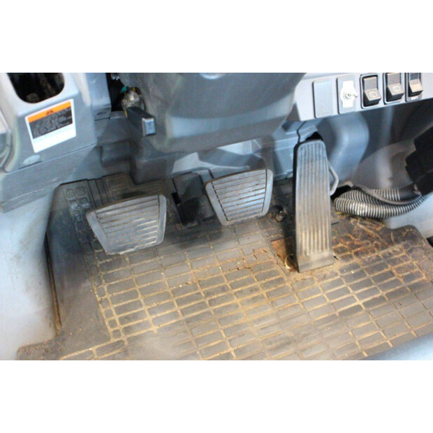 2014 MITSUBISHI FGE35N-41119240