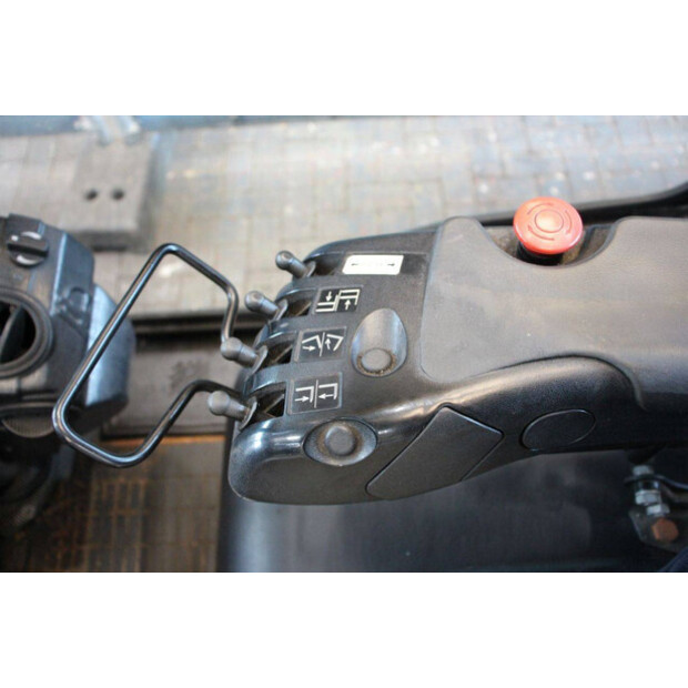 2014 MITSUBISHI FGE35N-41119242