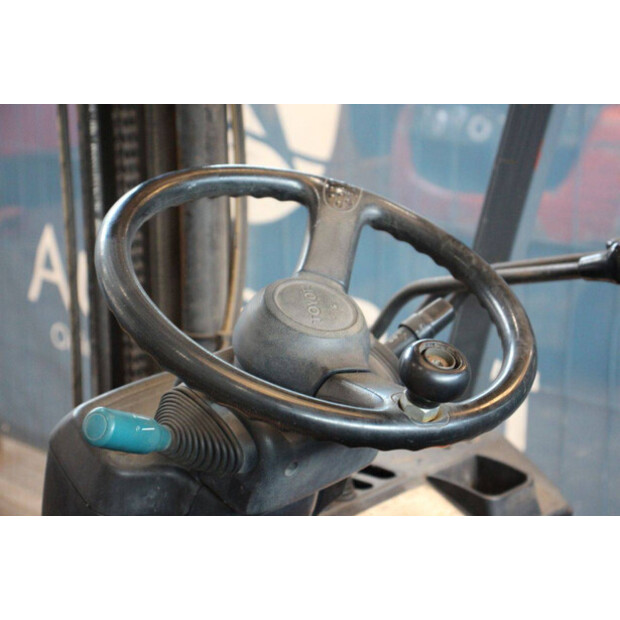 2003 Toyota 42-7FGF25-41119453