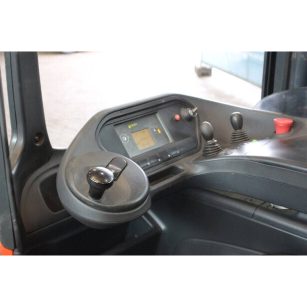 2015 ليندي R14-01-41119540