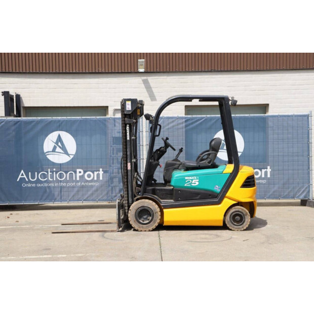 Komatsu FB25H-3R-41119756