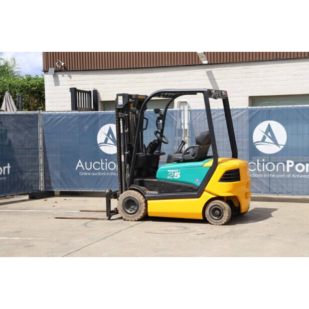 Komatsu FB25H-3R-41119757