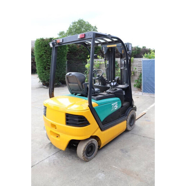 Komatsu FB25H-3R-41119760