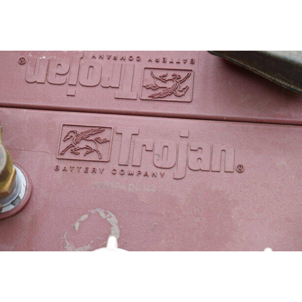 2002 هولوت COMPACT 8-41120849