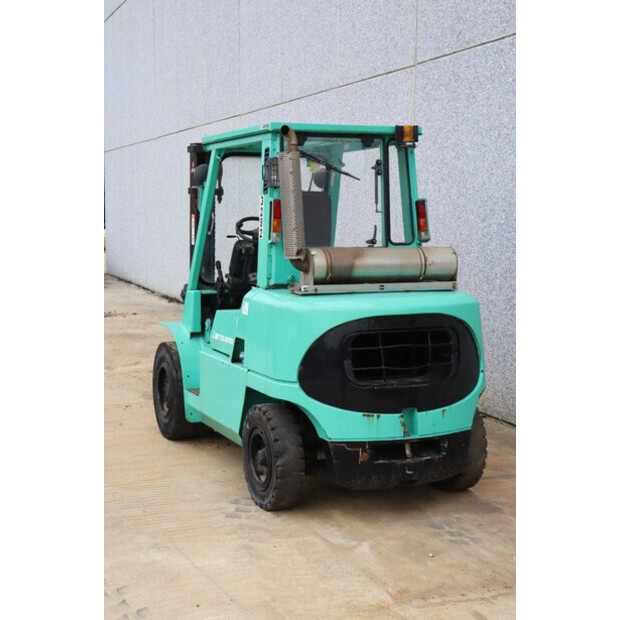 2004 ميتسوبيشي FD45K-41120855