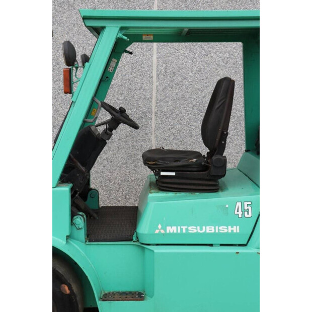 2004 ميتسوبيشي FD45K-41120871