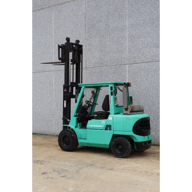 2004 ميتسوبيشي FD45K-41120885