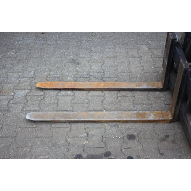 2004 بي تي CBG 25-41121109