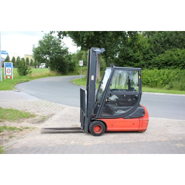 2002 ليندي E18C-02-41121187