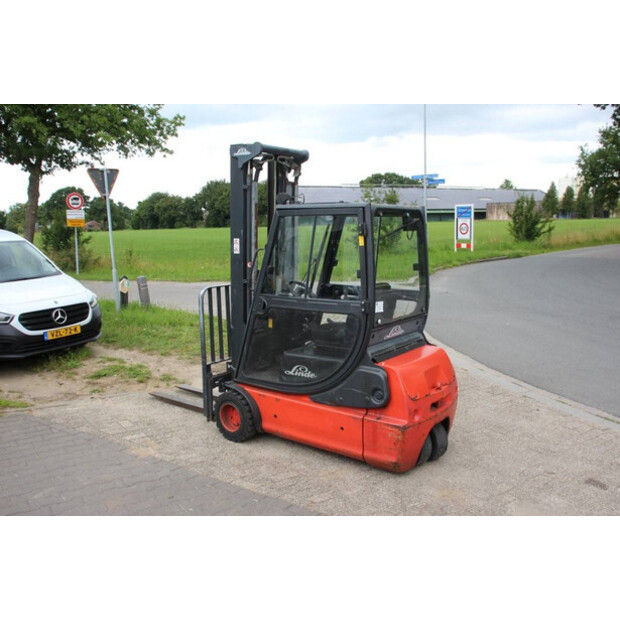 2002 ليندي E18C-02-41121189