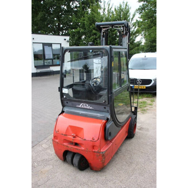 2002 ليندي E18C-02-41121191