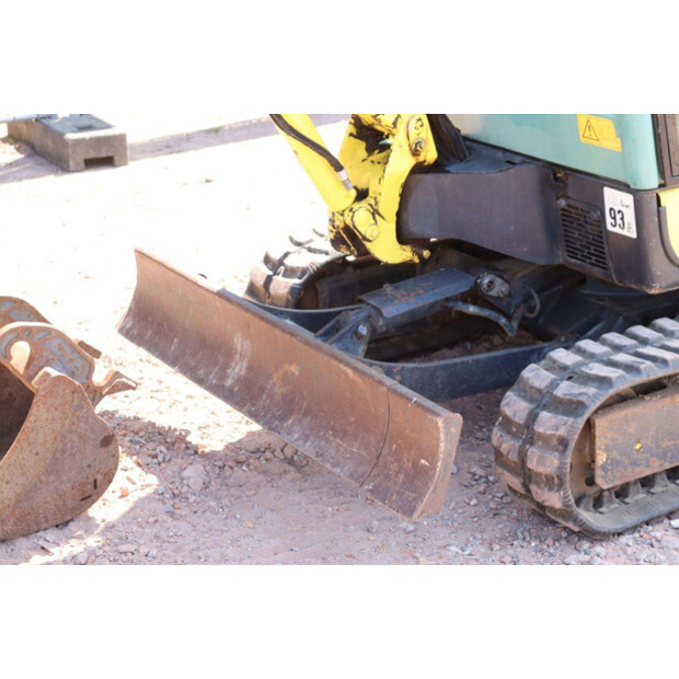 2011 YANMAR SV17-EX-41121702