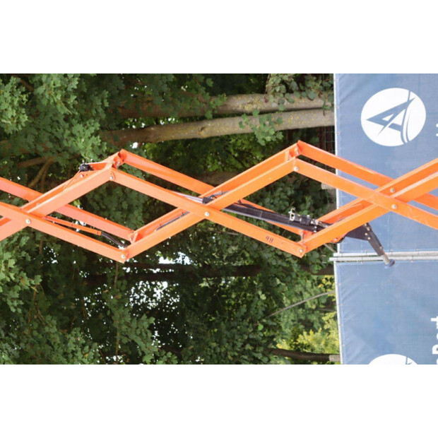 2015 JLG R6-41121980