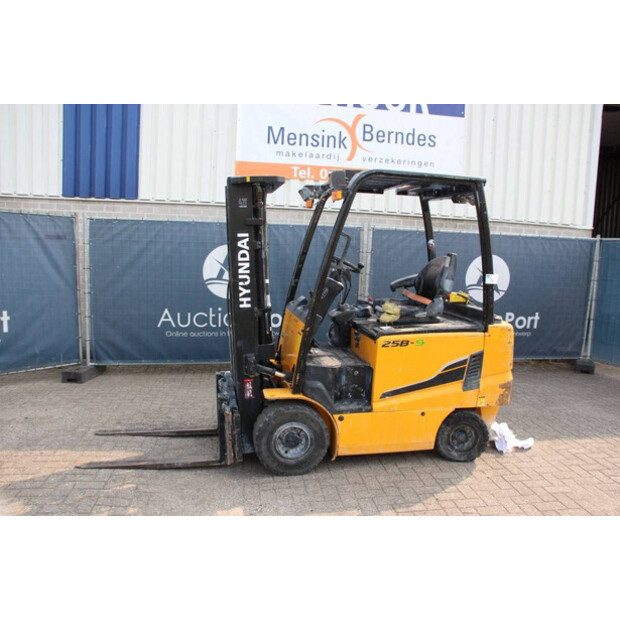2009 Hyundai 25B-9-41123792
