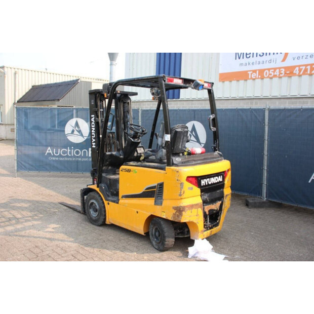 2009 Hyundai 25B-9-41123794