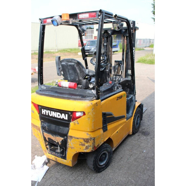 2009 Hyundai 25B-9-41123796
