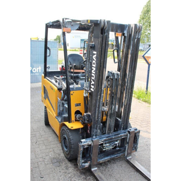2009 Hyundai 25B-9-41123797