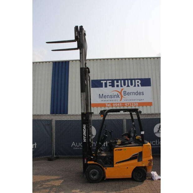 2009 Hyundai 25B-9-41123818