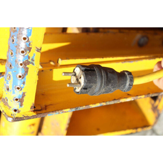 1999 UPRIGHT X26-41124096