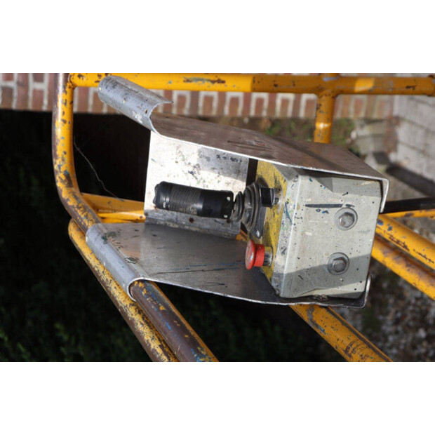 1999 UPRIGHT X26-41124103