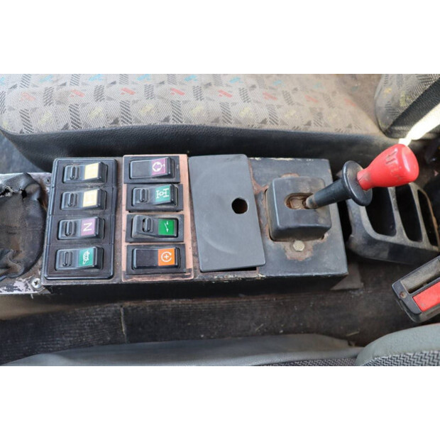 2004 Bucher BU 100-41124248