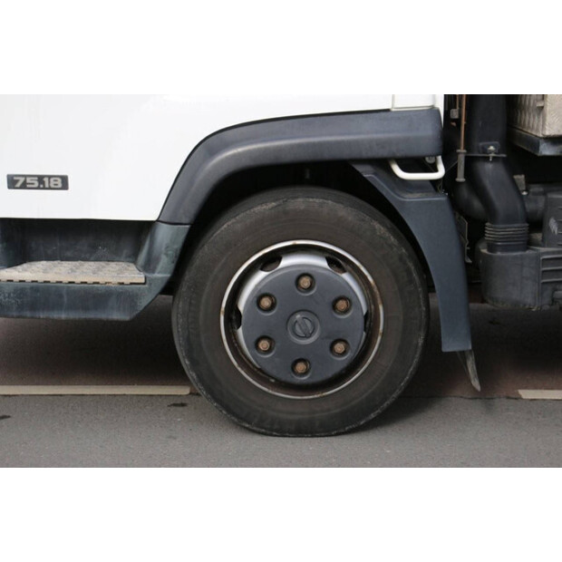 NISSAN NT500-41124268