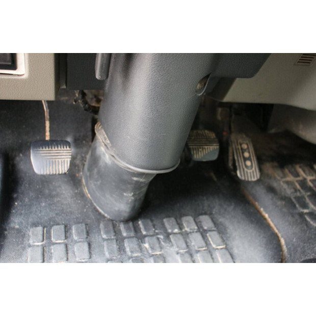 NISSAN NT500-41124281