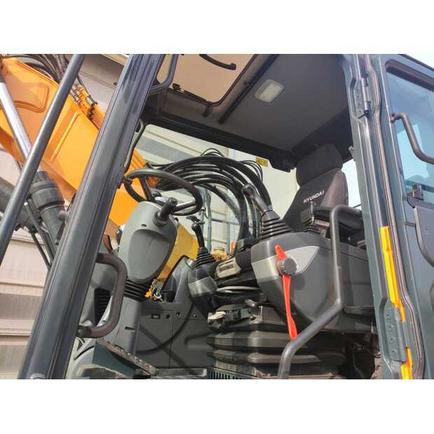 2018 Hyundai HW140-41124335