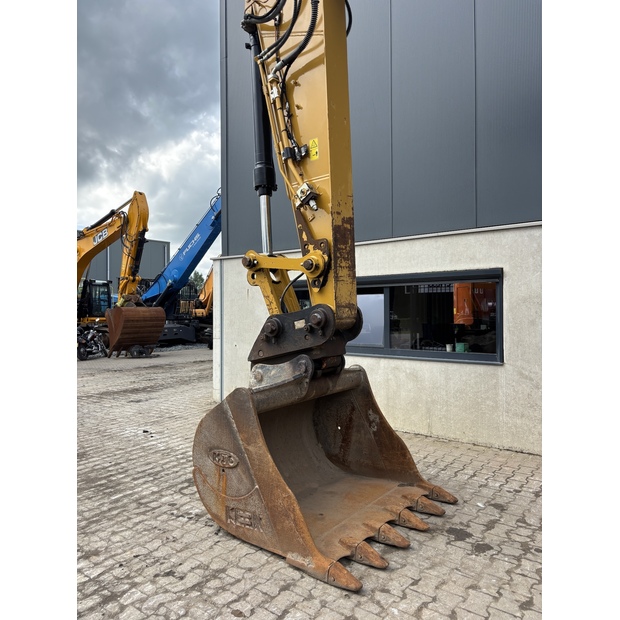 2018 Caterpillar 320-41129497