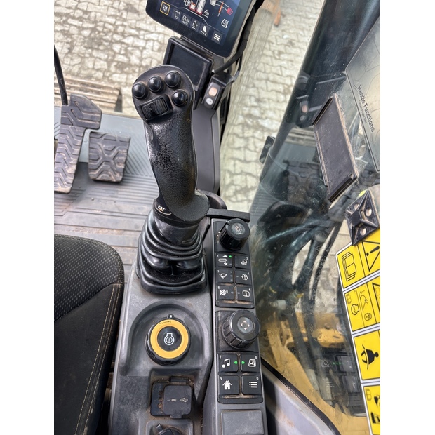 2018 Caterpillar 320-41129505