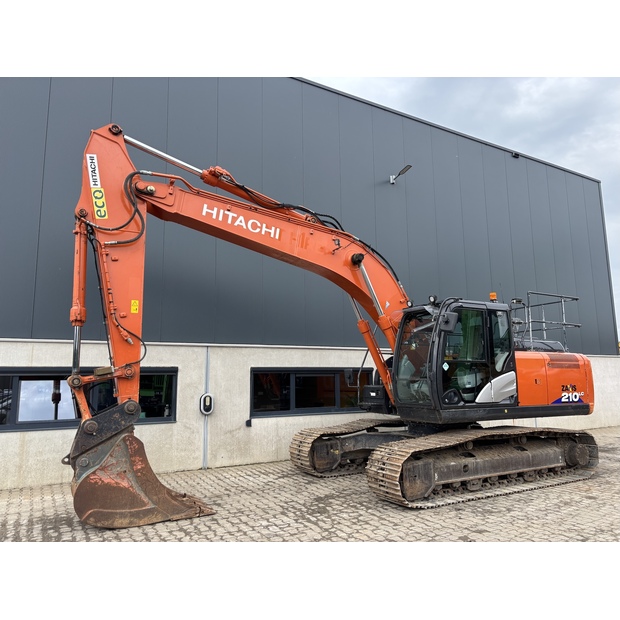 2020 Hitachi ZX210LC-6-41129523
