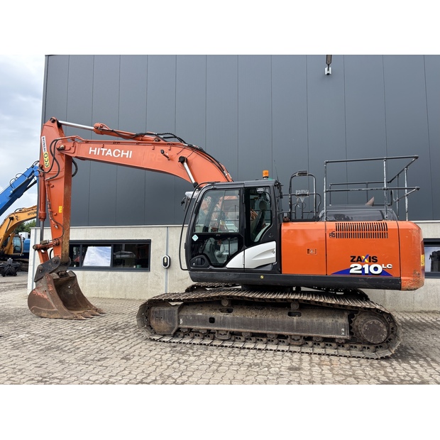 2020 Hitachi ZX210LC-6-41129524