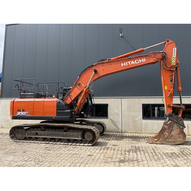 2020 Hitachi ZX210LC-6-41129529