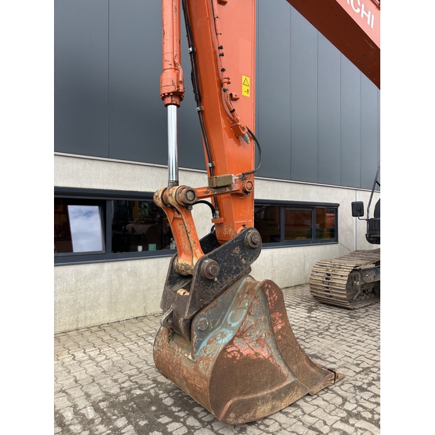 2020 Hitachi ZX210LC-6-41129532