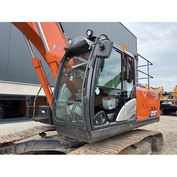 2020 Hitachi ZX210LC-6-41129534
