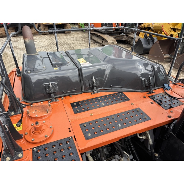 2020 Hitachi ZX210LC-6-41129549