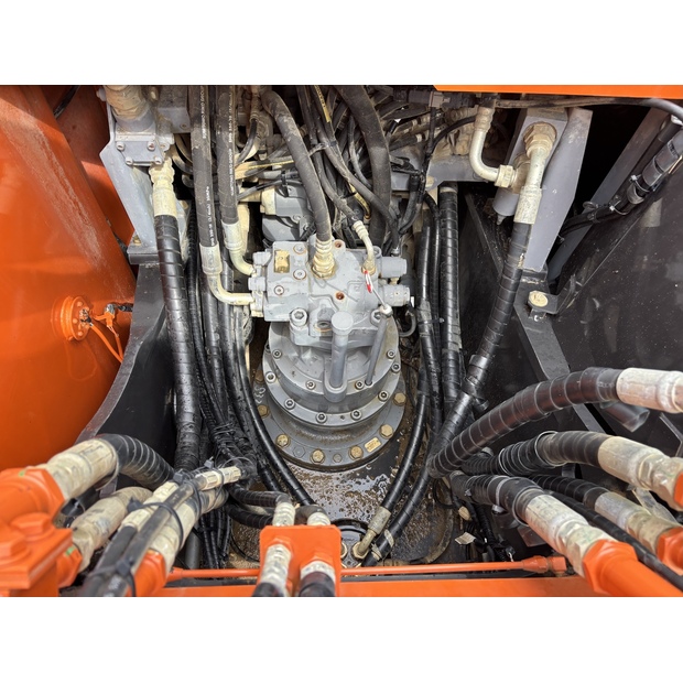2020 Hitachi ZX210LC-6-41129550