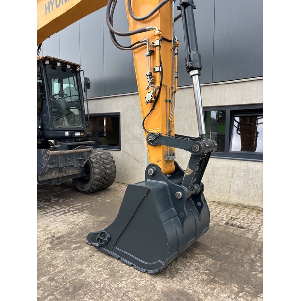 2018 Hyundai HW160-41129604