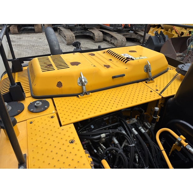 2016 جيه سي بي JS160W-41129695
