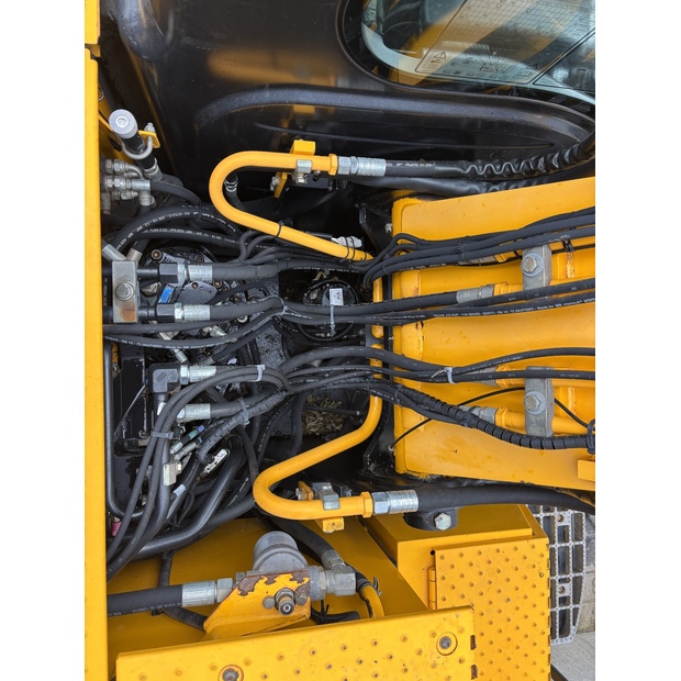 2016 جيه سي بي JS160W-41129700