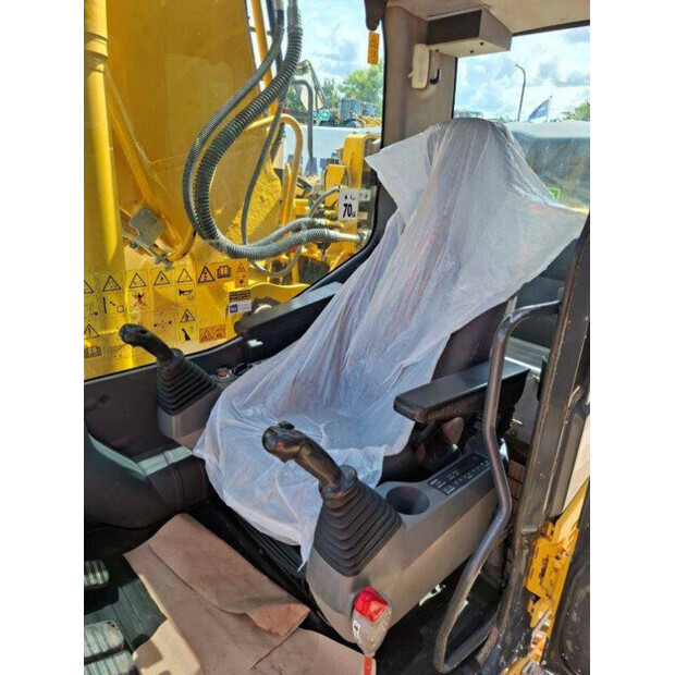 2017 Komatsu PC240LC-10-41138696