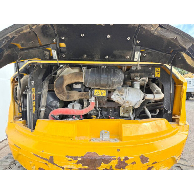 2019 جيه سي بي 86C-1-41139045
