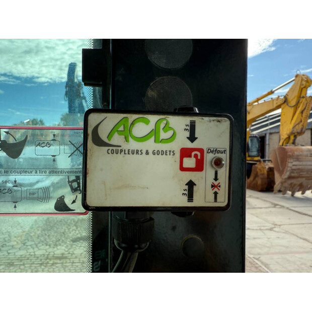 2019 جيه سي بي 86C-1-41139047