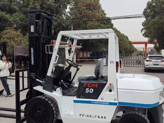 صورة ل رافعات شوكية 2021 تي سي ام FD50