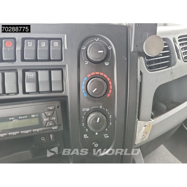 2017 Renault D210-41141335