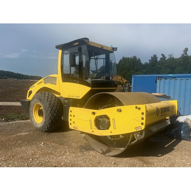 2018 BOMAG BW211 D-5-41149831